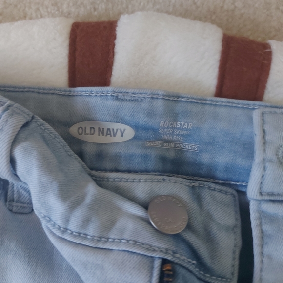 Old Navy Ripped Jeans - Picture 2 of 2